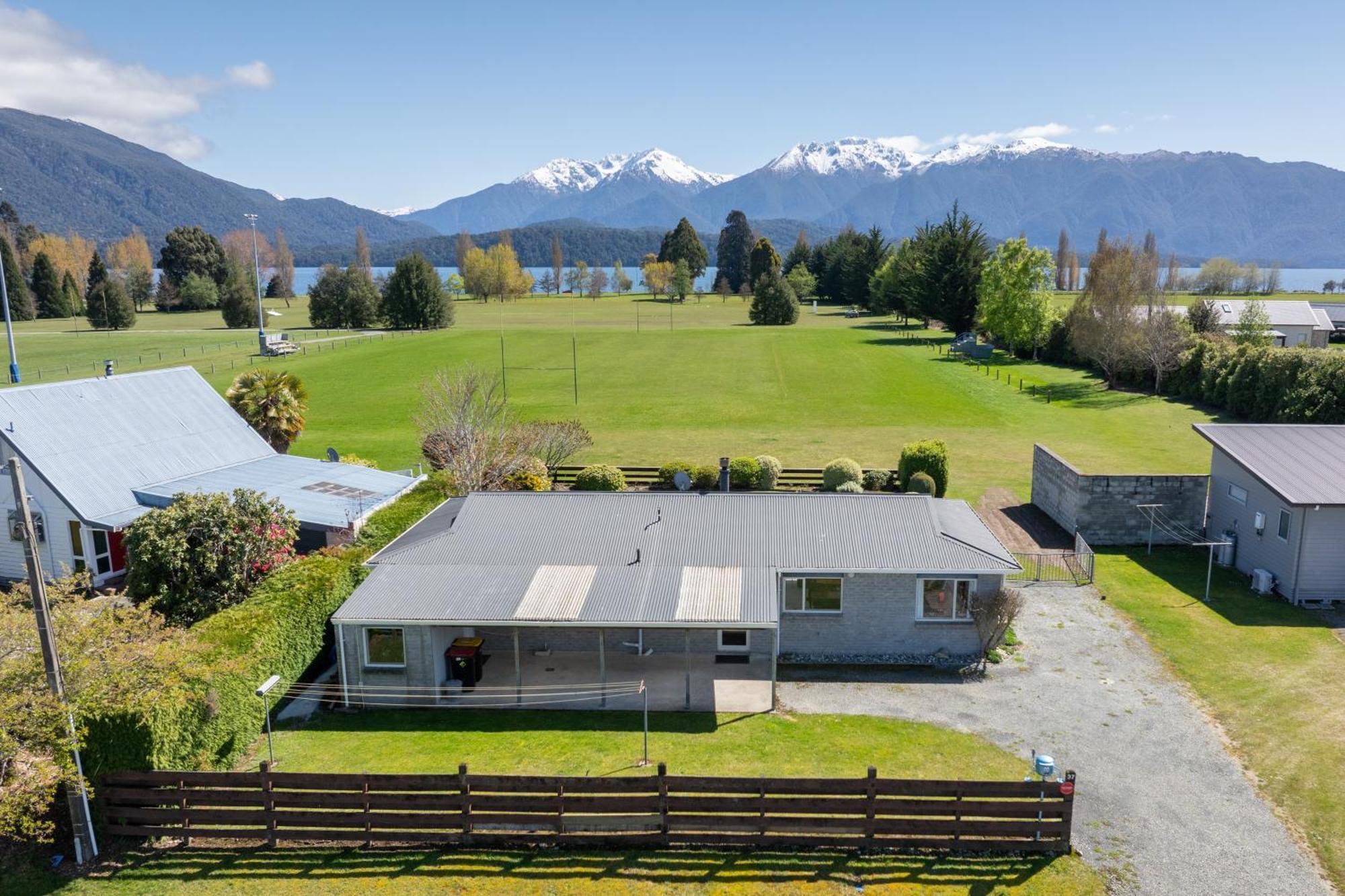 Kepler Retreat - Te Anau Holiday Home Kültér fotó